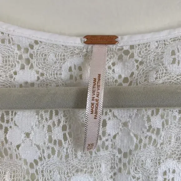 Free People White XS S Lace Cropped Button Short Sleeve Blouse Coquette - Picture 3 of 9